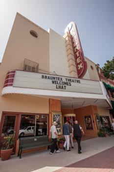 Brauntex Theatre, New Braunfels, Texas: Building Façade
