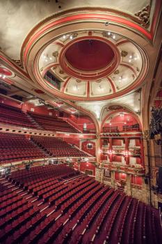 Bristol Hippodrome, United Kingdom: outside London: Upper Box view of Auditorium and Dome