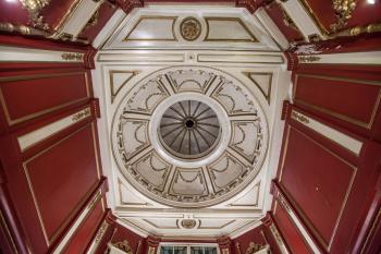 Bristol Hippodrome, United Kingdom: outside London: Grand Staircase dome