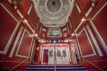 Bristol Hippodrome, United Kingdom: outside London: Grand Staircase to Stalls