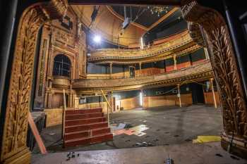 Citizens Theatre, Glasgow, United Kingdom: outside London: Auditorium from Box House Left