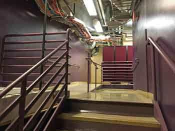 Dolby Theatre, Hollywood, Los Angeles: Hollywood: A typical backstage corridor