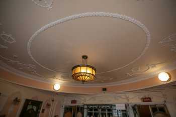 King’s Theatre, Glasgow, United Kingdom: outside London: Ceiling of the Wedgewood Room