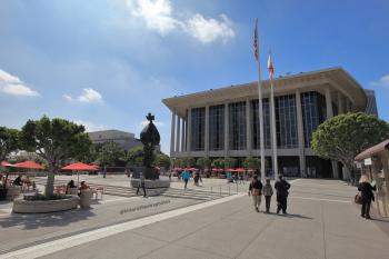 Los Angeles Music Center, Los Angeles: Downtown: Music Center Plaza