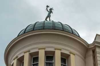 Lyceum Theatre, Sheffield, United Kingdom: outside London: Statue of “Fame” atop Dome