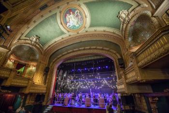 Paramount Theatre, Austin, Texas: Stage from House Right