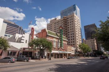 Paramount Theatre, Austin, Texas: Looking south down Congress Avenue