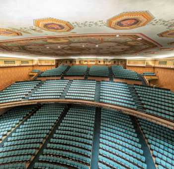 Pasadena Civic Auditorium, Los Angeles: Greater Metropolitan Area: Auditorium from Above Proscenium