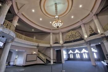 Saban Theatre, Beverly Hills, Los Angeles: Greater Metropolitan Area: Lobby