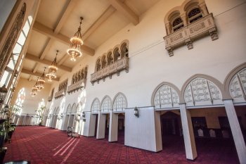 Shrine Auditorium, University Park, Los Angeles: Greater Metropolitan Area: Vestibule interior wall