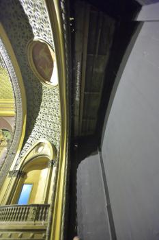 Tower Theatre, Los Angeles, Los Angeles: Downtown: Stage ceiling, highlighting the shallow depth of the stage which was designed for movies only