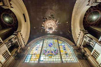 Tower Theatre, Los Angeles, Los Angeles: Downtown: Stained glass window from below